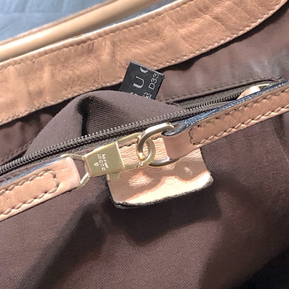 Anthenitic Gucci Abbey D Ring hand bag - Picture 10 of 16